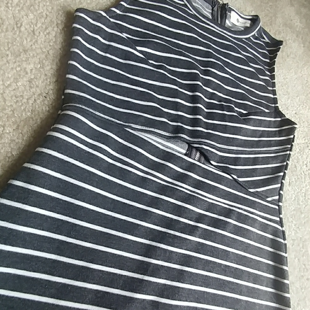 🍂SALE🍁The impeccable pig striped bodycon - Picture 4 of 8